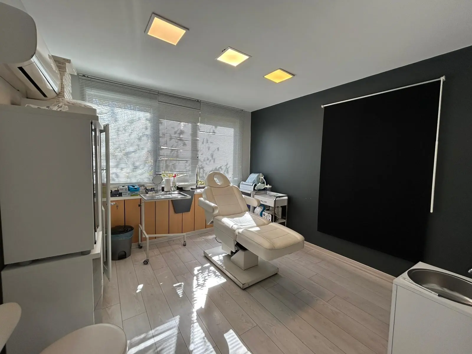 Clinic-provided photograph of Dr Alpay Duran