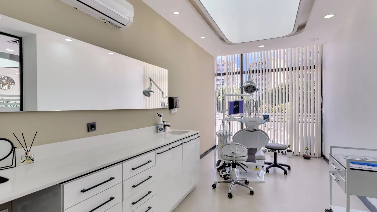 Clinic-provided photograph of Fara Dental Clinic