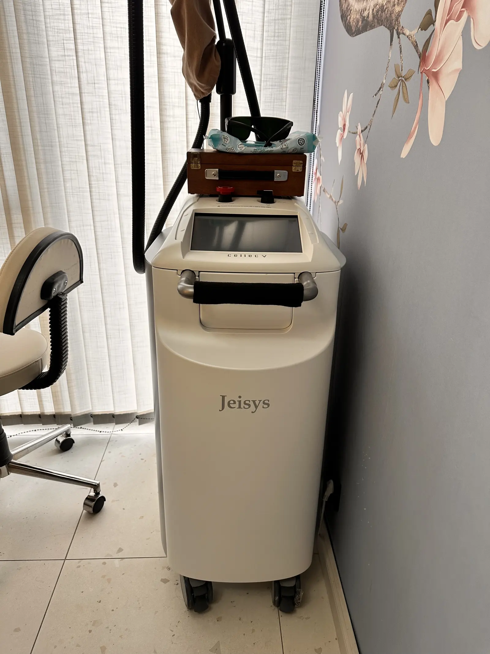 Clinic-provided photograph of Dr Ece Nur Değirmentepe