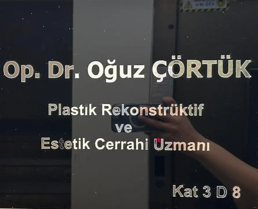 Von der Klinik bereitgestelltes Foto von Dr. Oğuz Çörtük