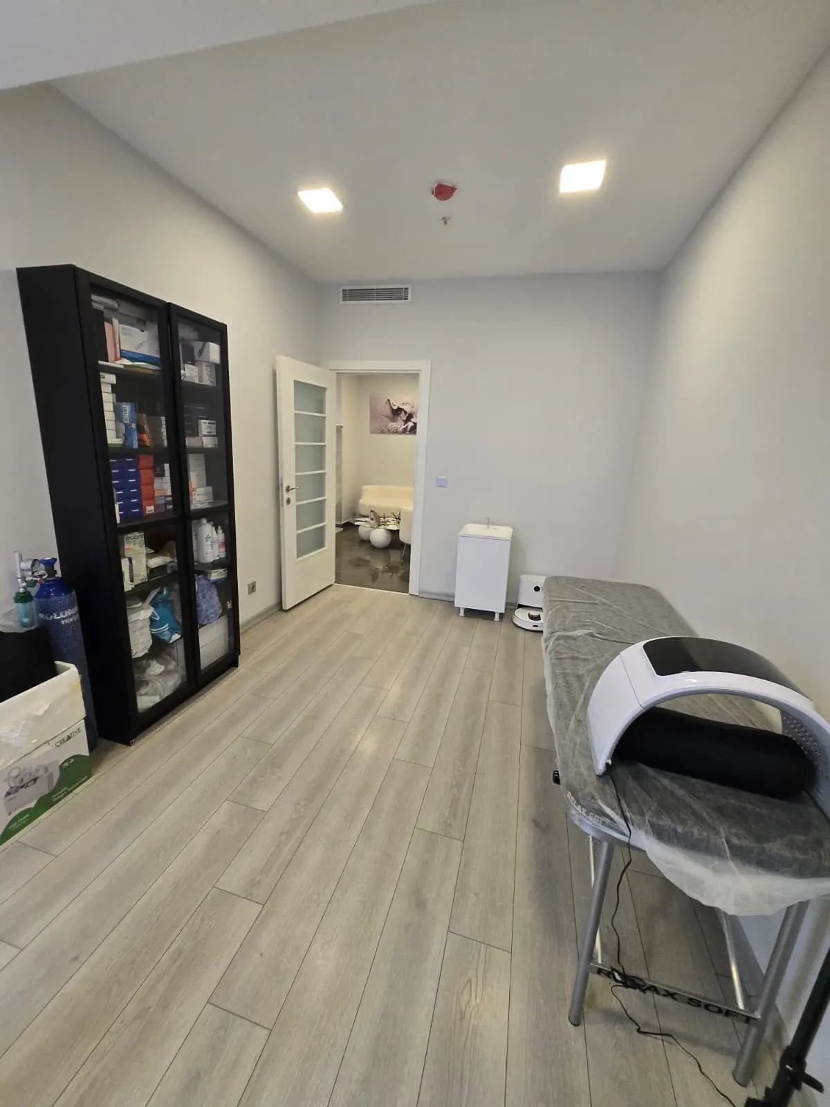 Clinic-provided photograph of Dr Volkan Bayraktar