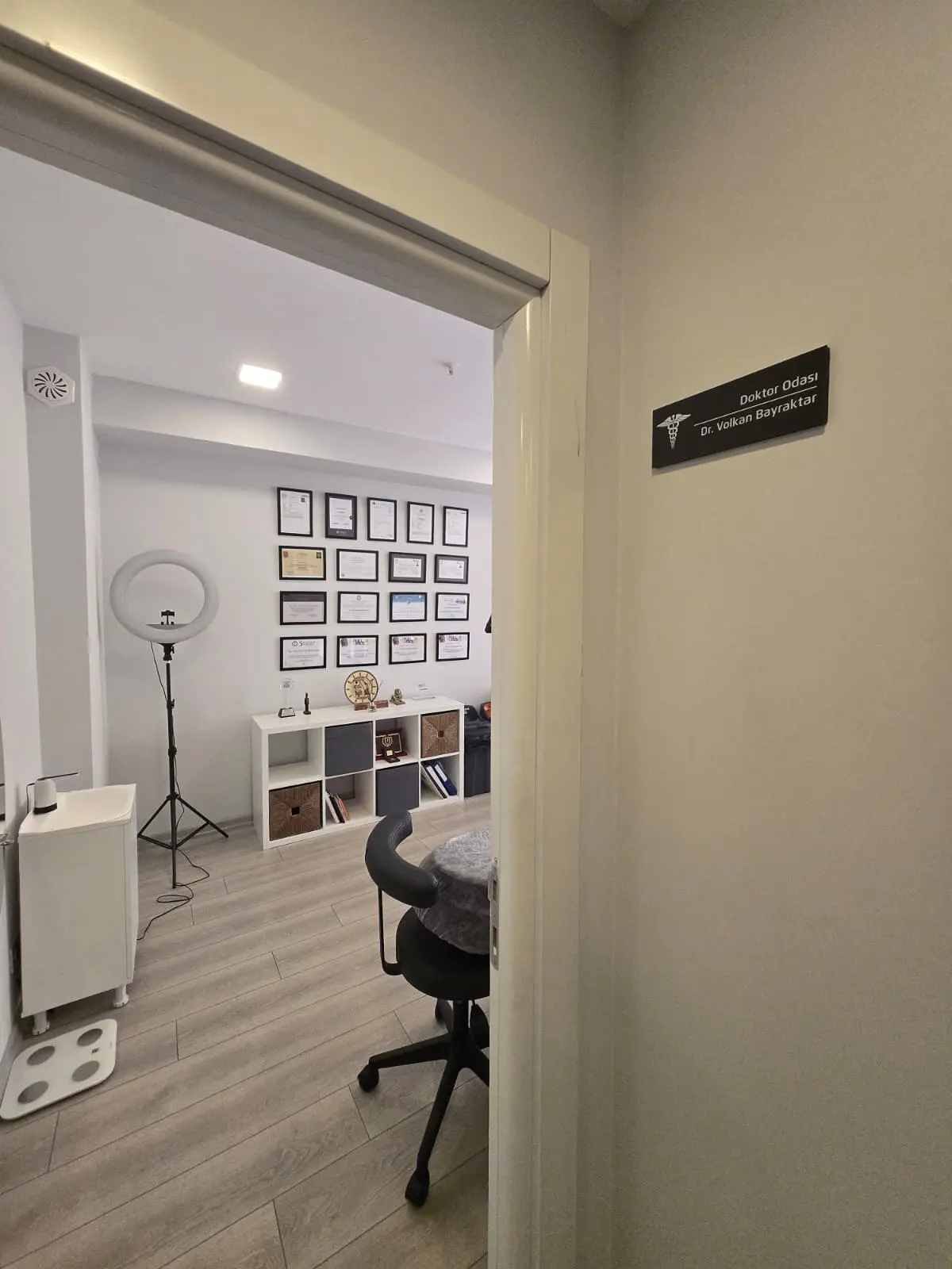 Clinic-provided photograph of Dr Volkan Bayraktar