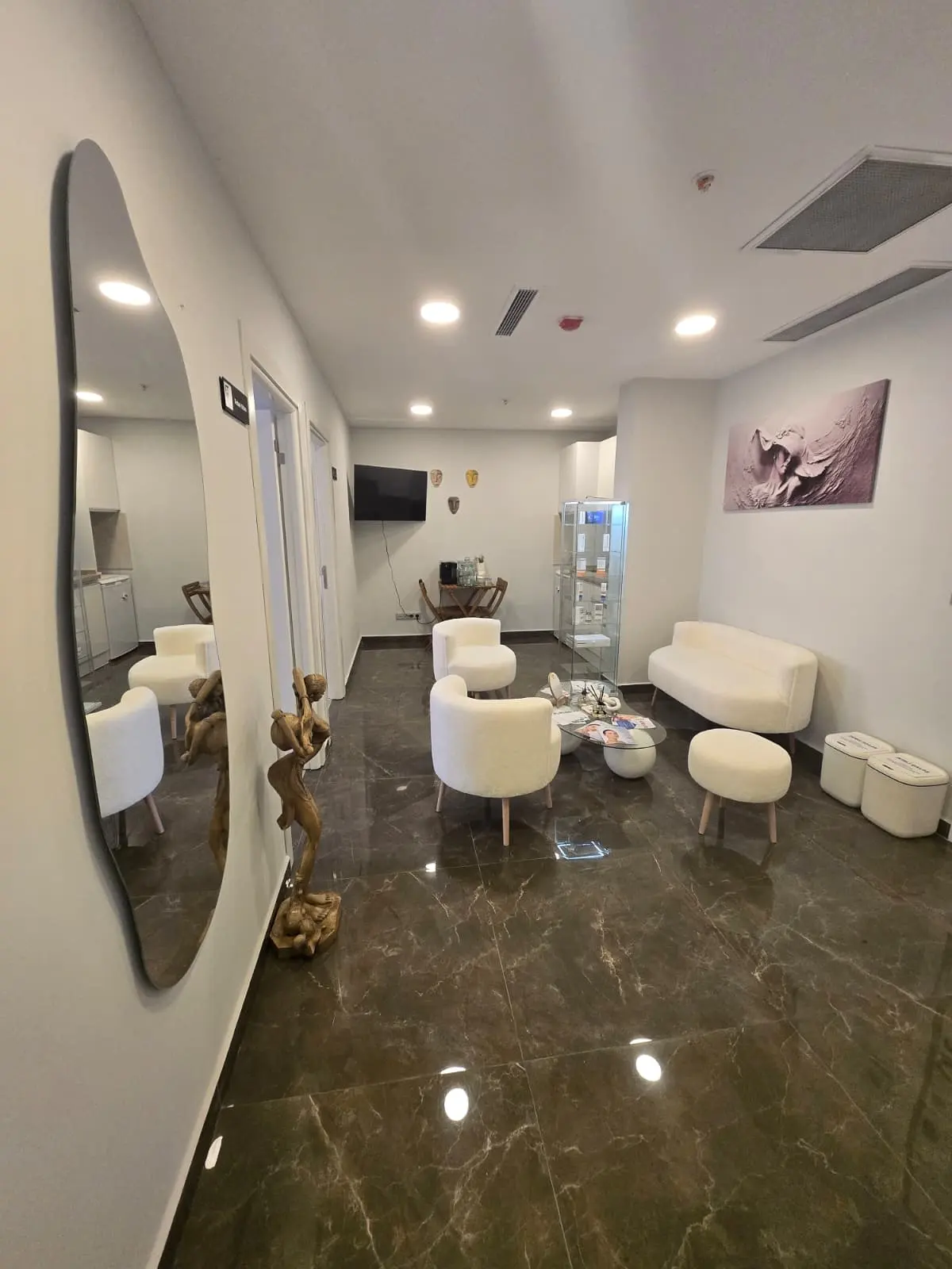 Clinic-provided photograph of Dr Volkan Bayraktar