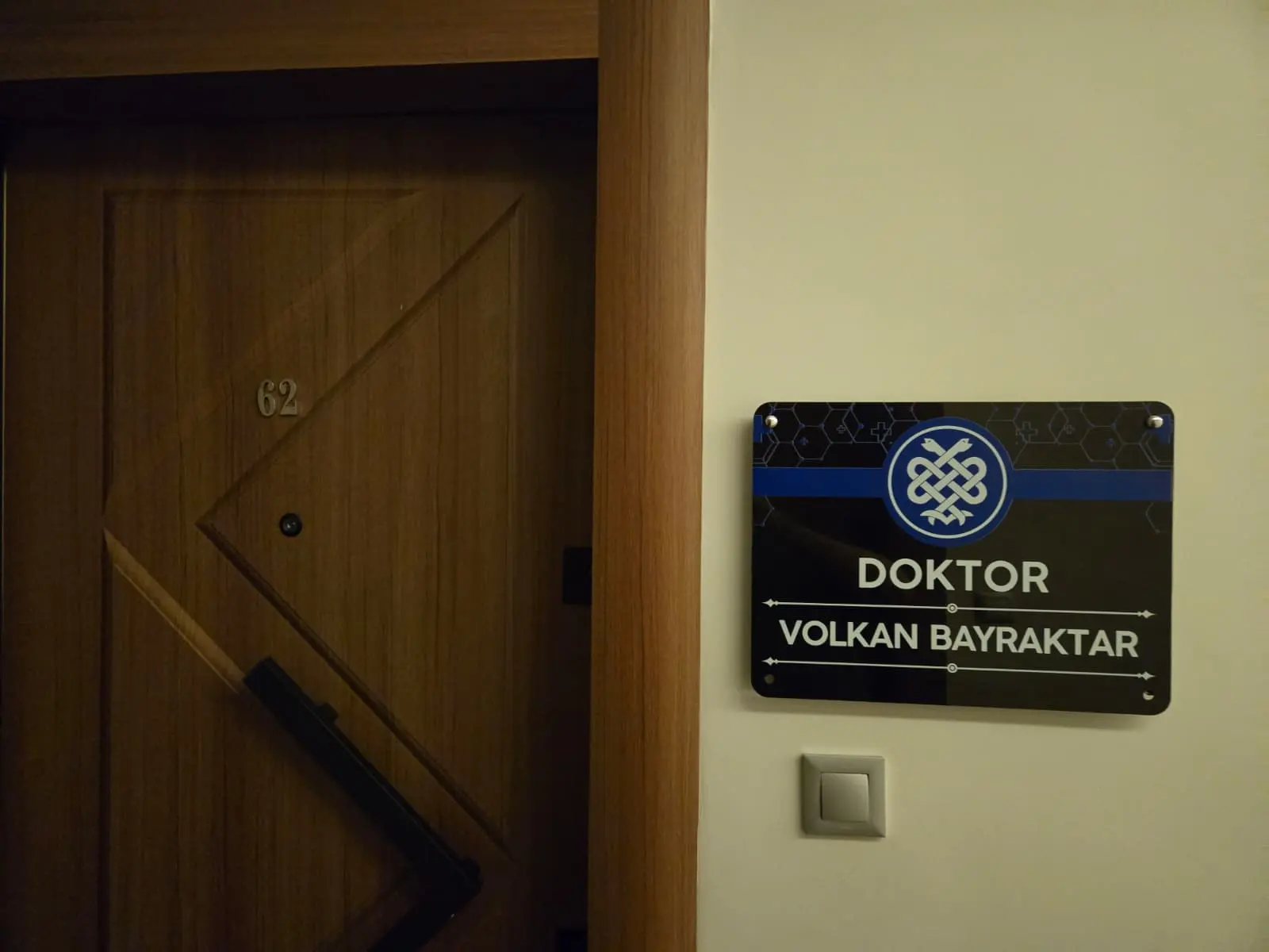 Clinic-provided photograph of Dr Volkan Bayraktar