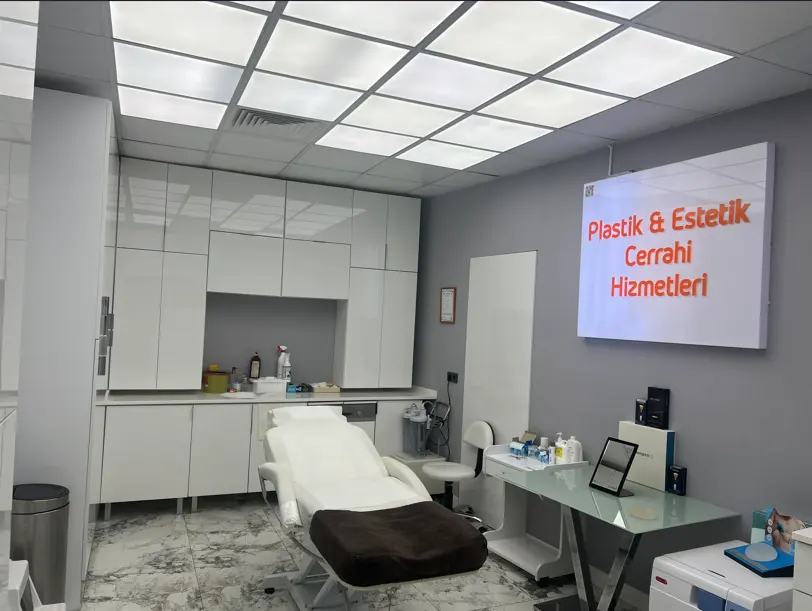 Clinic-provided photograph of Dr Onur Gökdemir