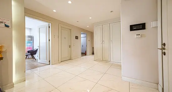 Clinic-provided photograph of Dr İsmail Metin Hoşer