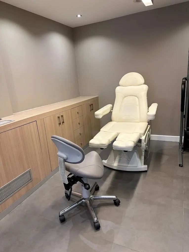 Clinic-provided photograph of Prof. Dr Semih Ayanoğlu