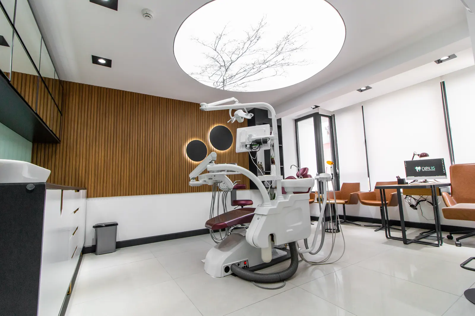 Clinic-provided photograph of Antalya Dent 15
