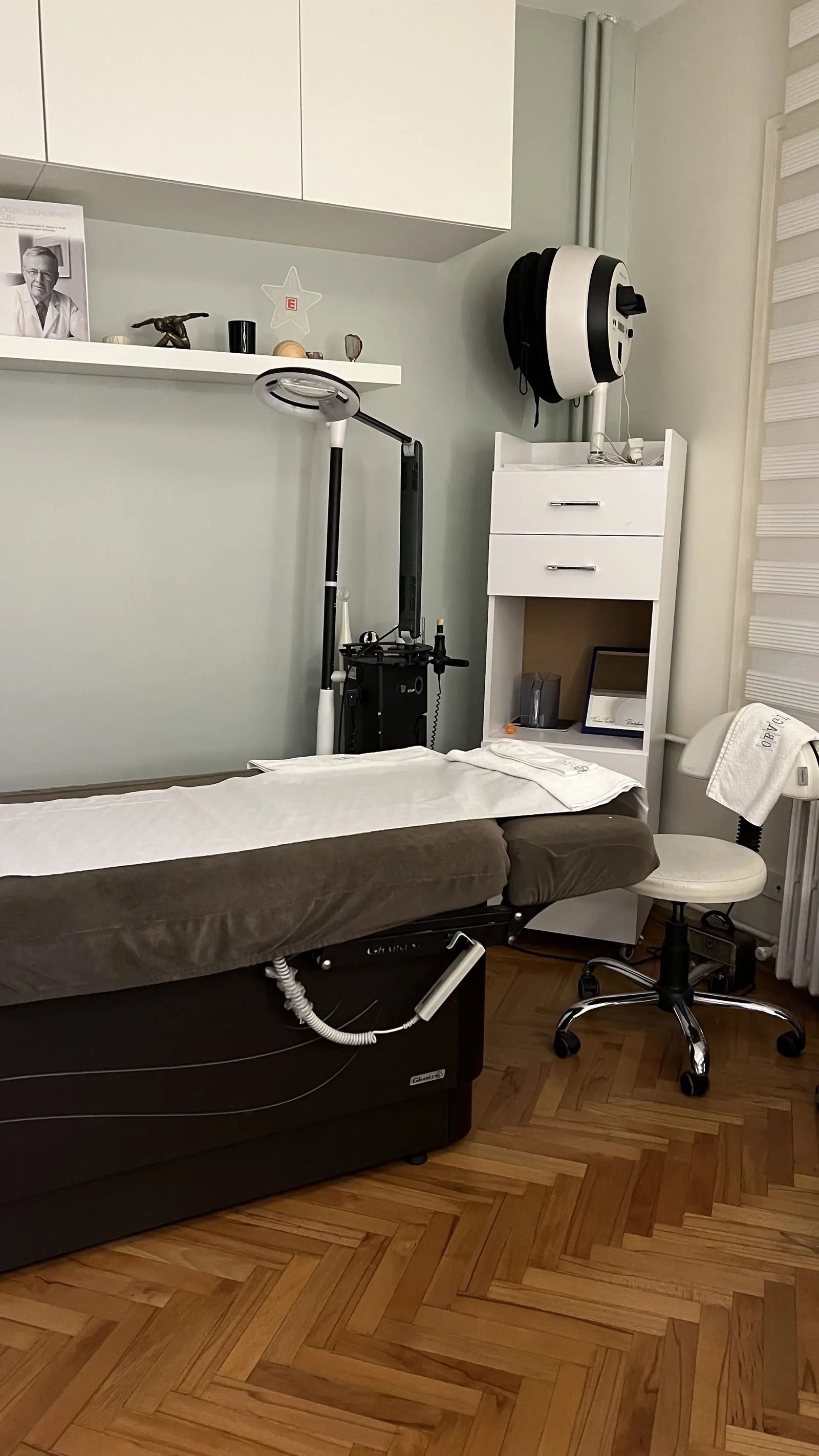 Von der Klinik bereitgestelltes Foto von Dr. Serdar Bora Bayraktaroğlu