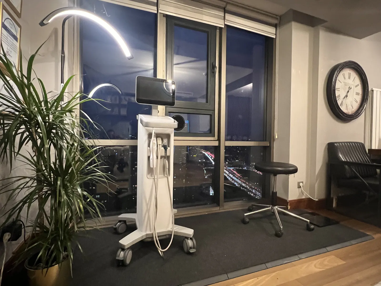 Clinic-provided photograph of Dr Samet Bozcan