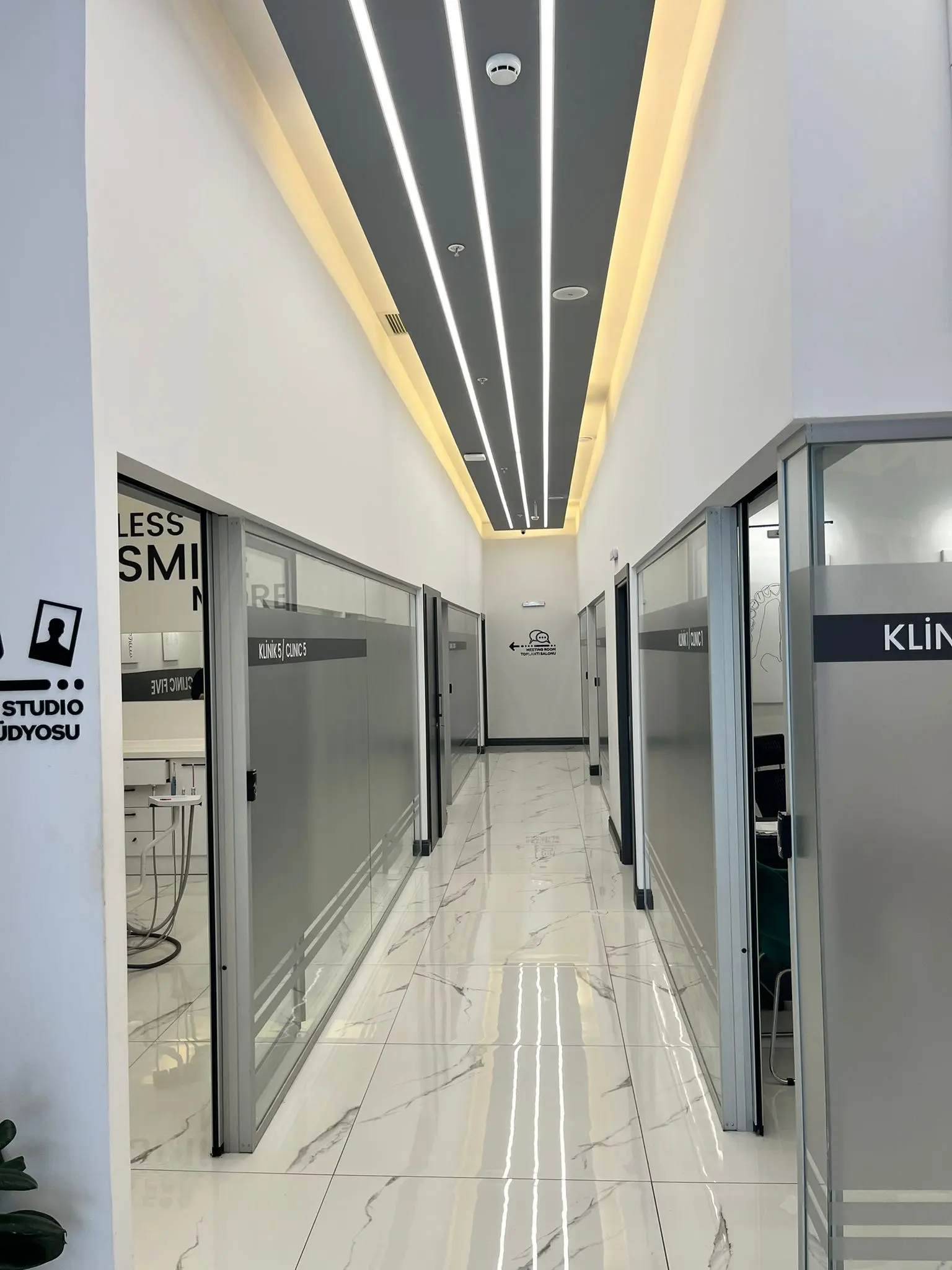 Von der Klinik bereitgestelltes Foto von Wise and Smile