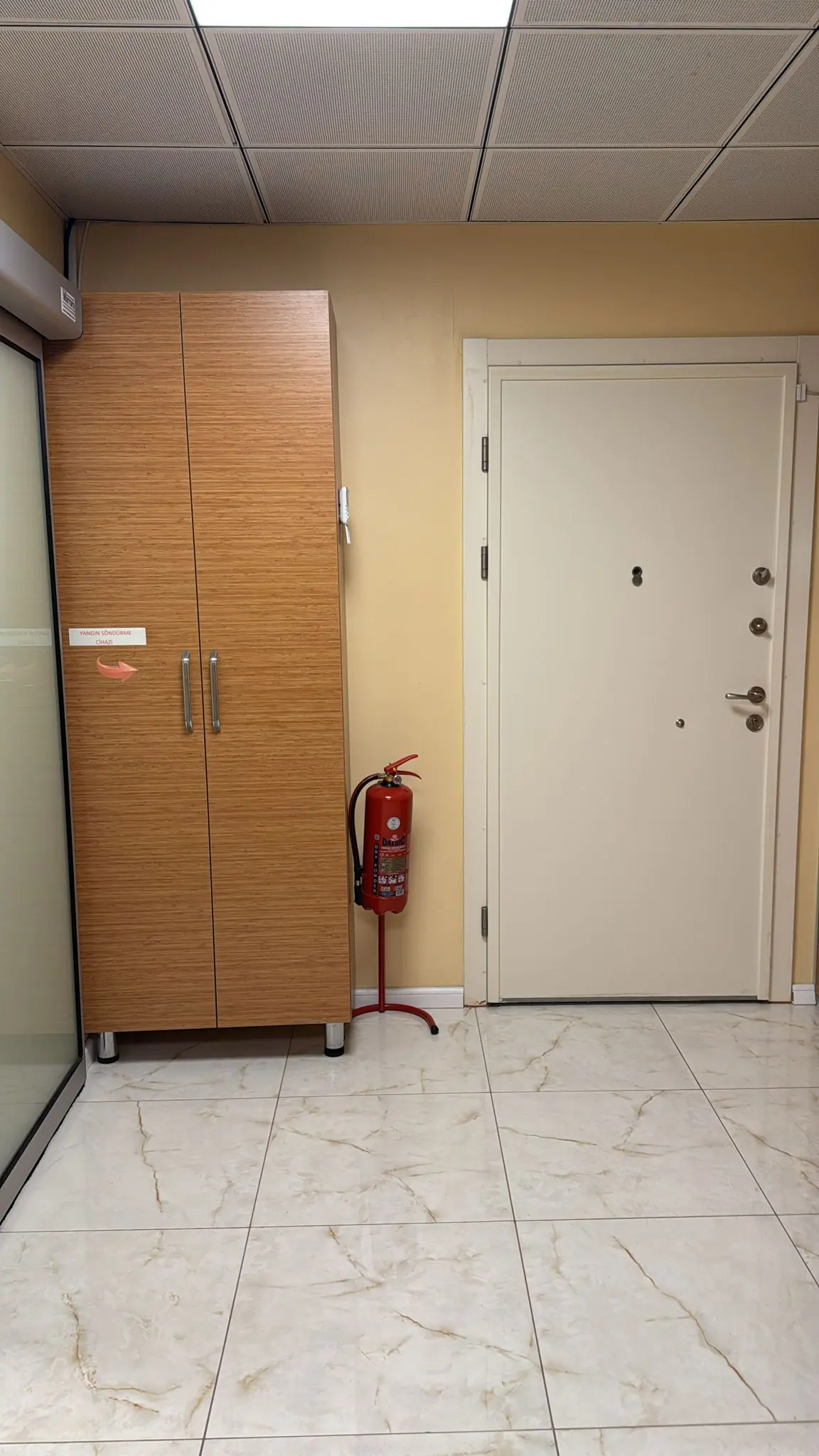 Clinic-provided photograph of Dr Enver Akbaş