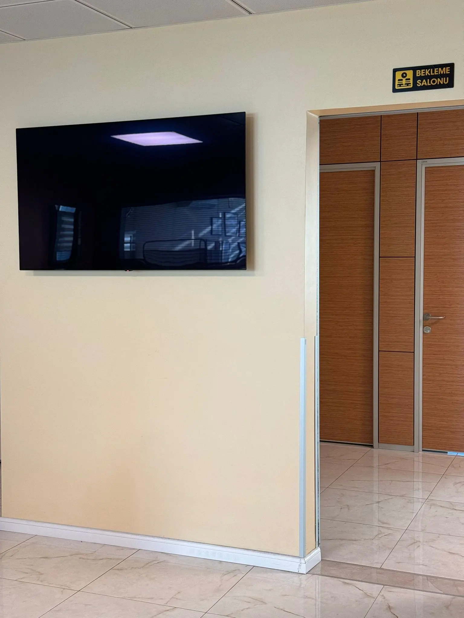Clinic-provided photograph of Dr Enver Akbaş