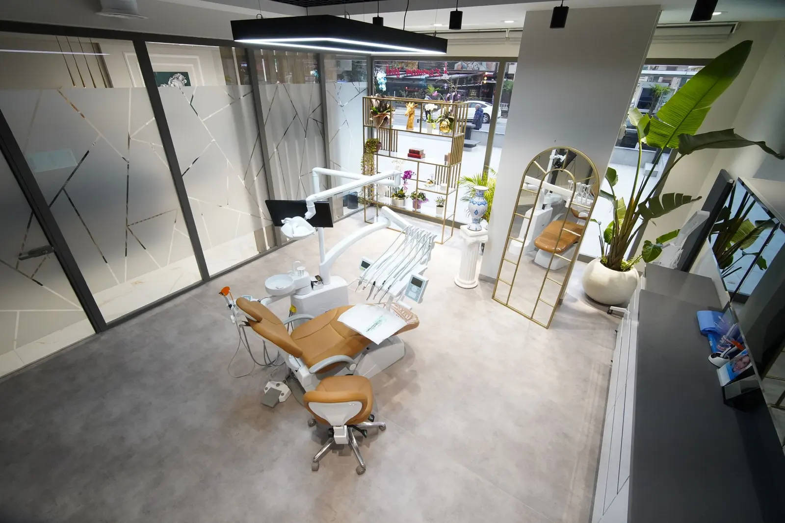 Clinic-provided photograph of KEM Esthetic Dental Clinic