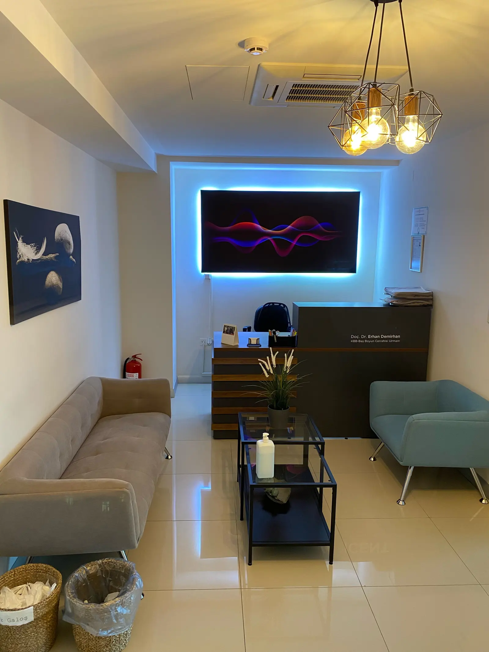 Clinic-provided photograph of Assoc. Prof. Dr Erhan Demirhan