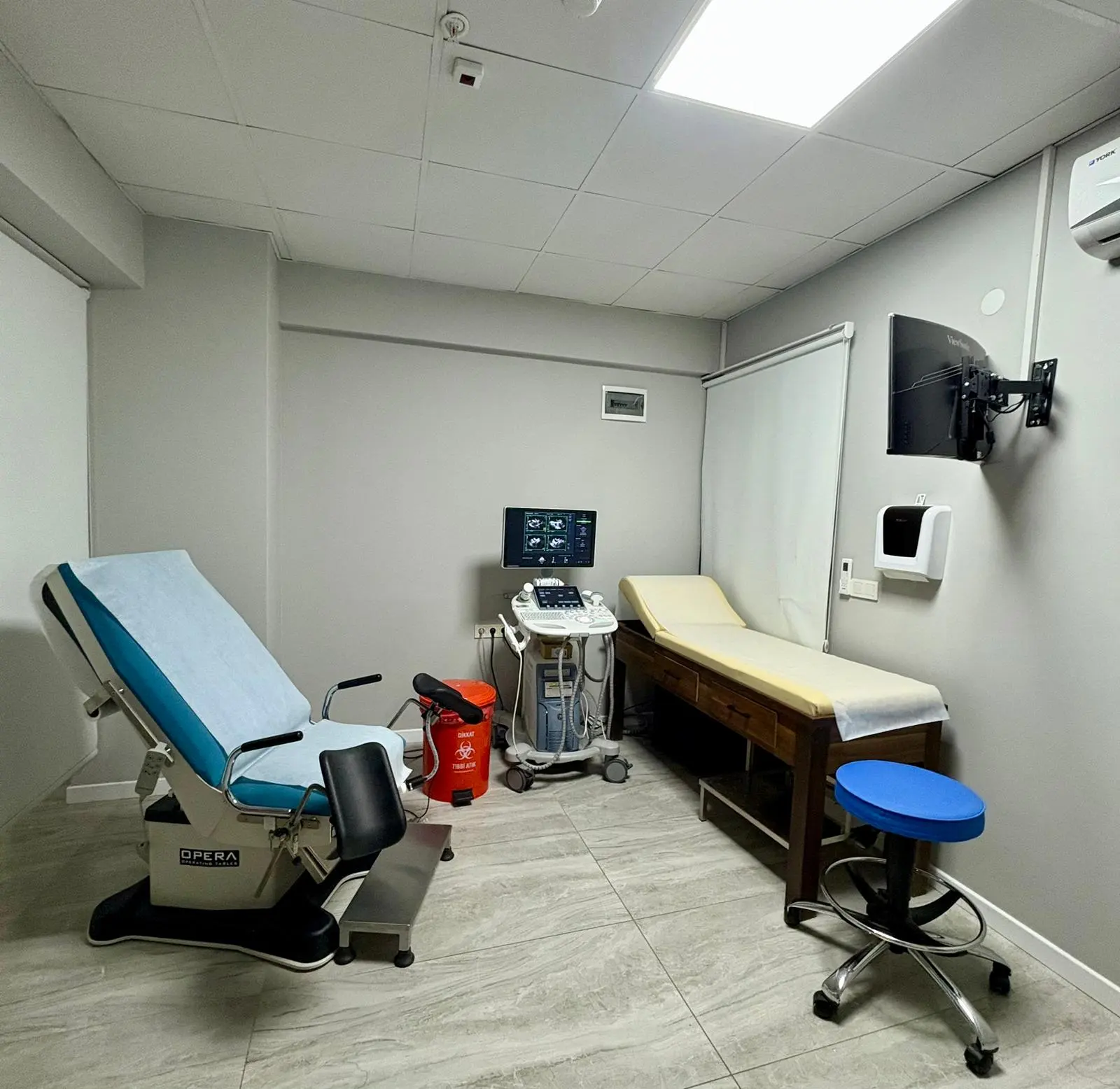 Clinic-provided photograph of Prof. Dr Arif Serhan Cevrioğlu