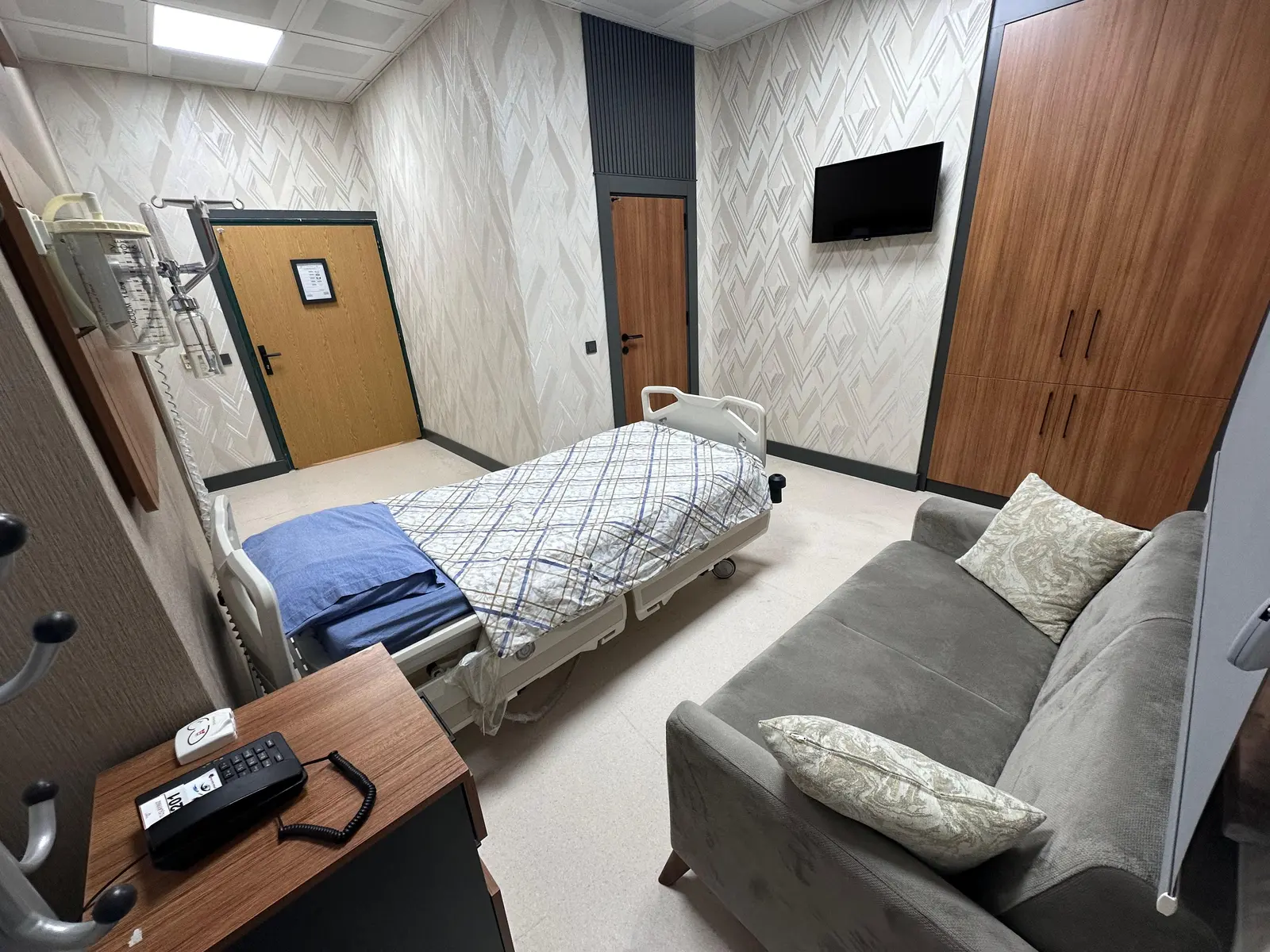 Clinic-provided photograph of Uğur Eye Hospital