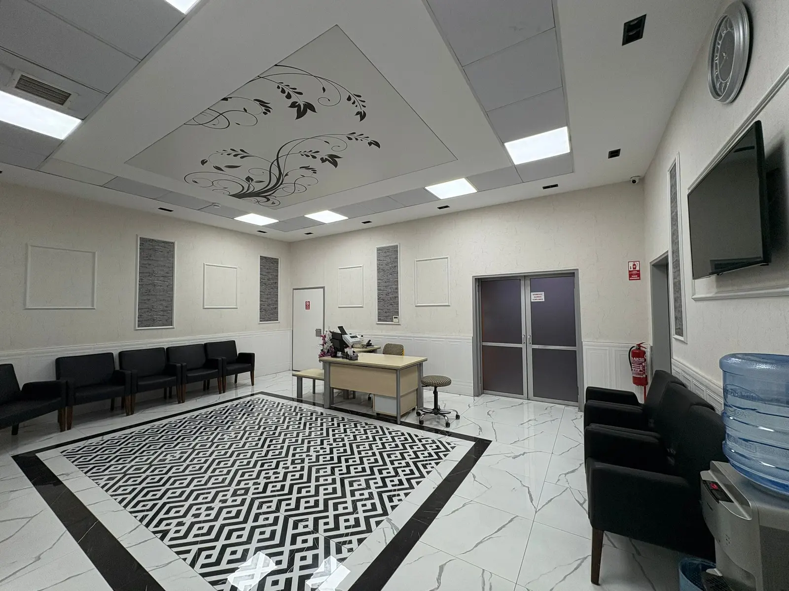 Clinic-provided photograph of Uğur Eye Hospital