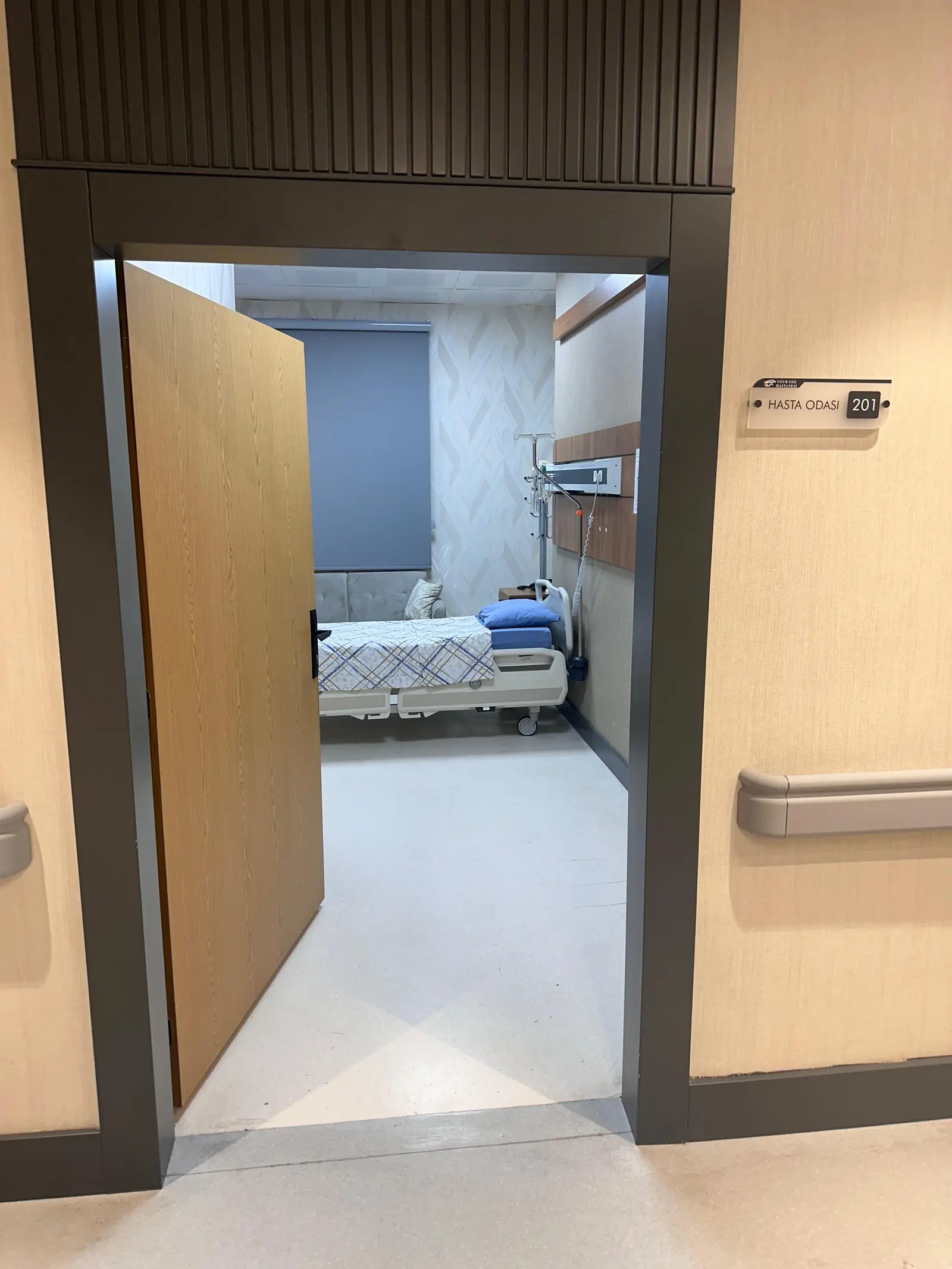 Clinic-provided photograph of Uğur Eye Hospital