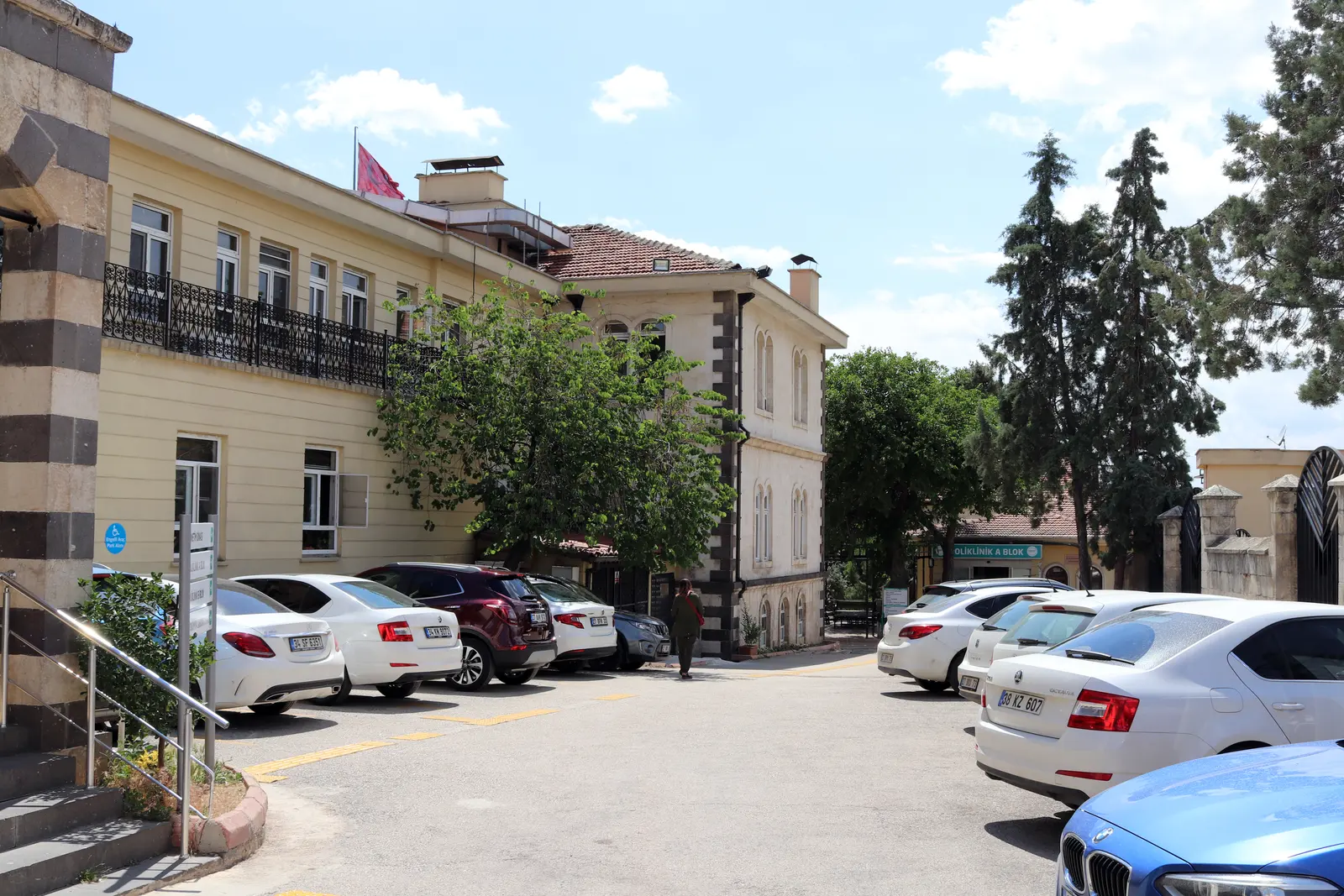 Clinic-provided photograph of MMT Amerikan Hospital