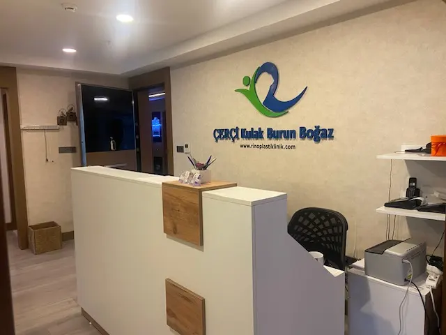 Von der Klinik bereitgestelltes Foto von Dr. Uğur Çerçi