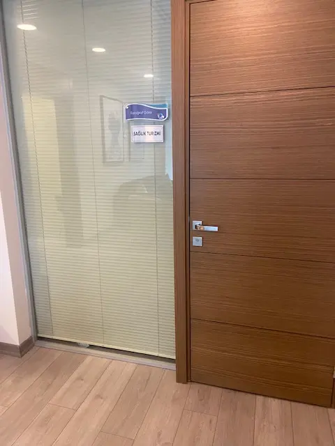 Von der Klinik bereitgestelltes Foto von Dr. Uğur Çerçi
