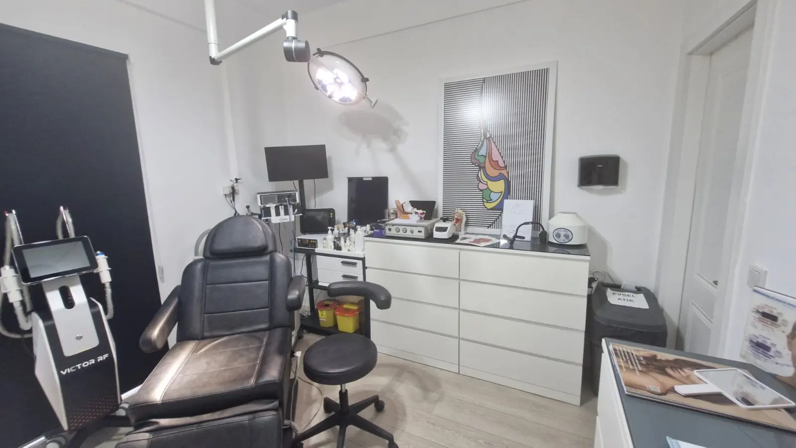 Clinic-provided photograph of Dr Engin Paralı