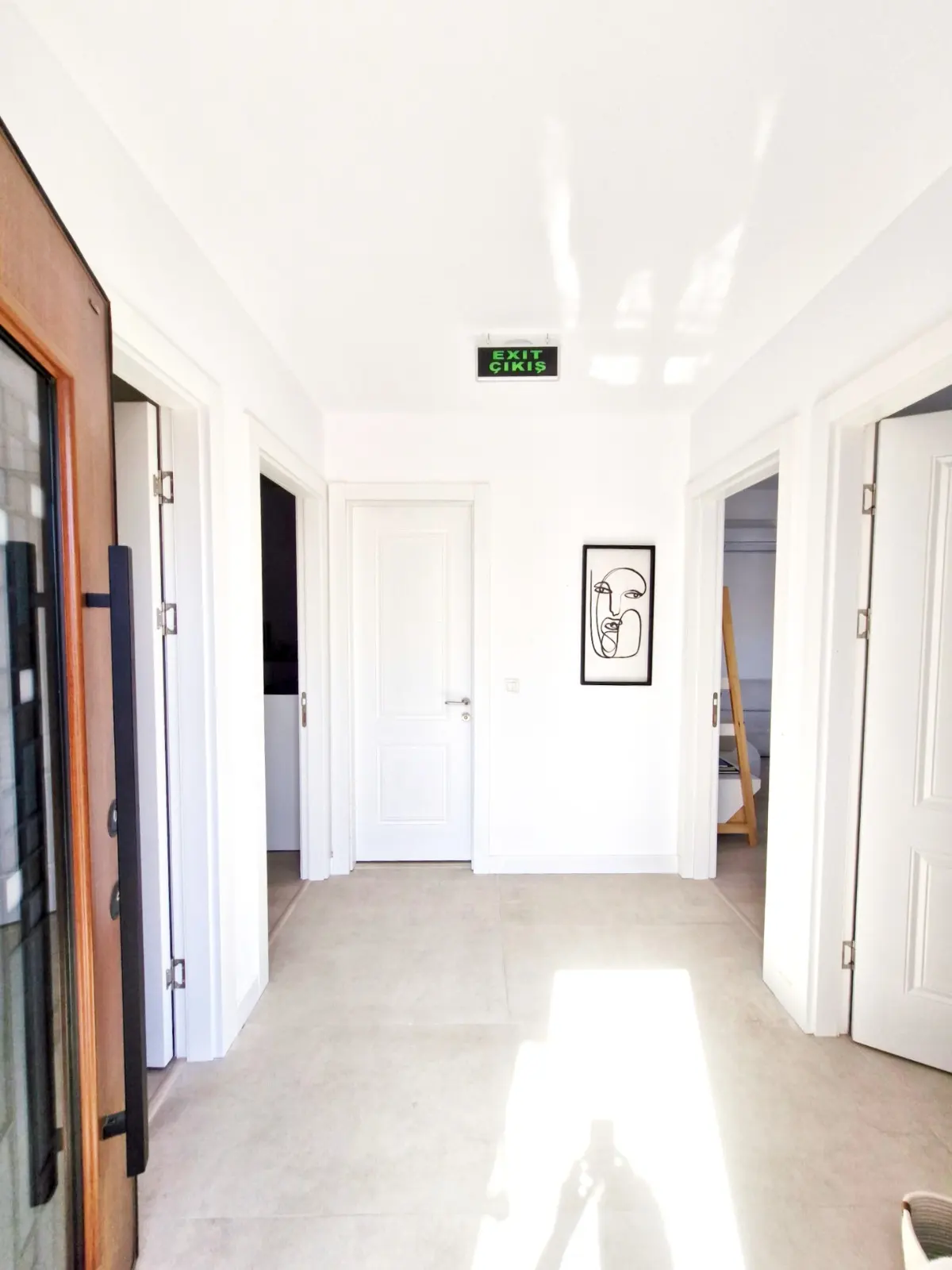 Clinic-provided photograph of Dr Engin Paralı