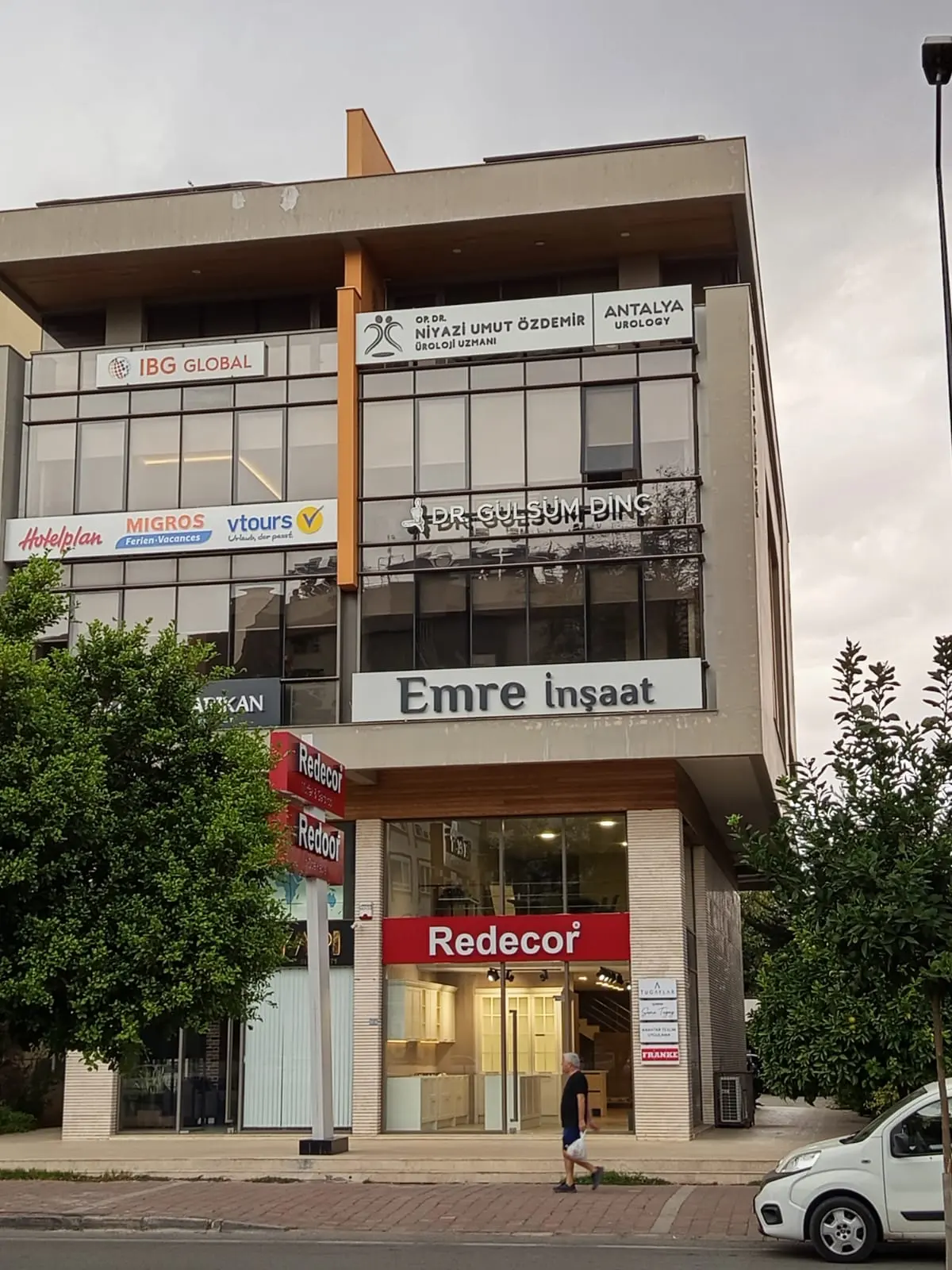 Von der Klinik bereitgestelltes Foto von Dr. Niyazi Umut Özdemir