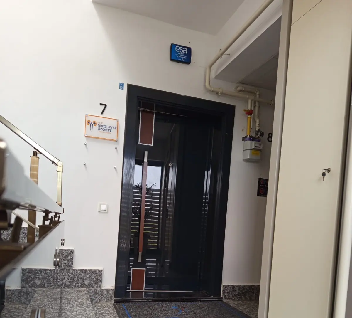 Von der Klinik bereitgestelltes Foto von Dr. Niyazi Umut Özdemir