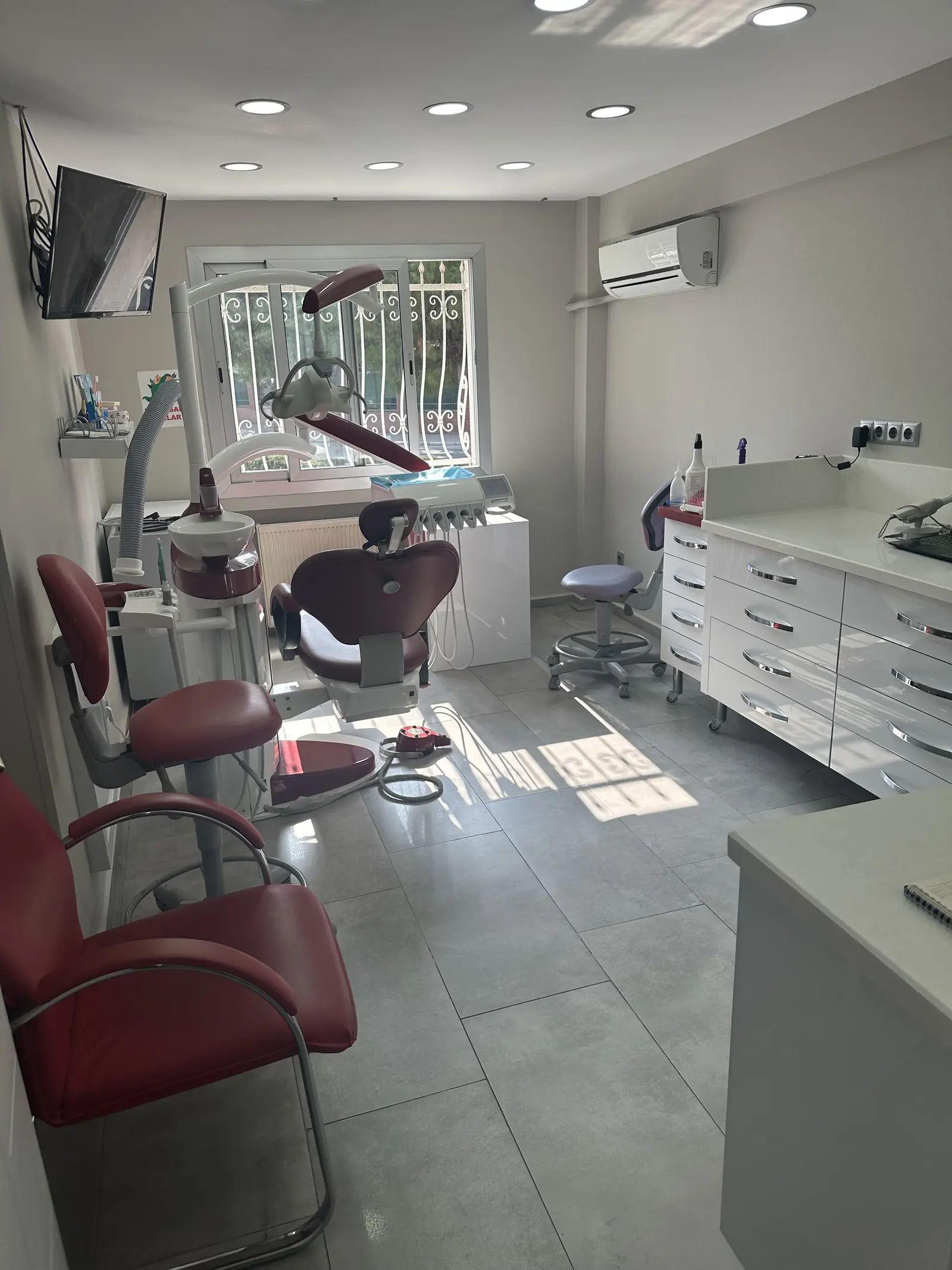 Clinic-provided photograph of KURU 1 Dental Clinic