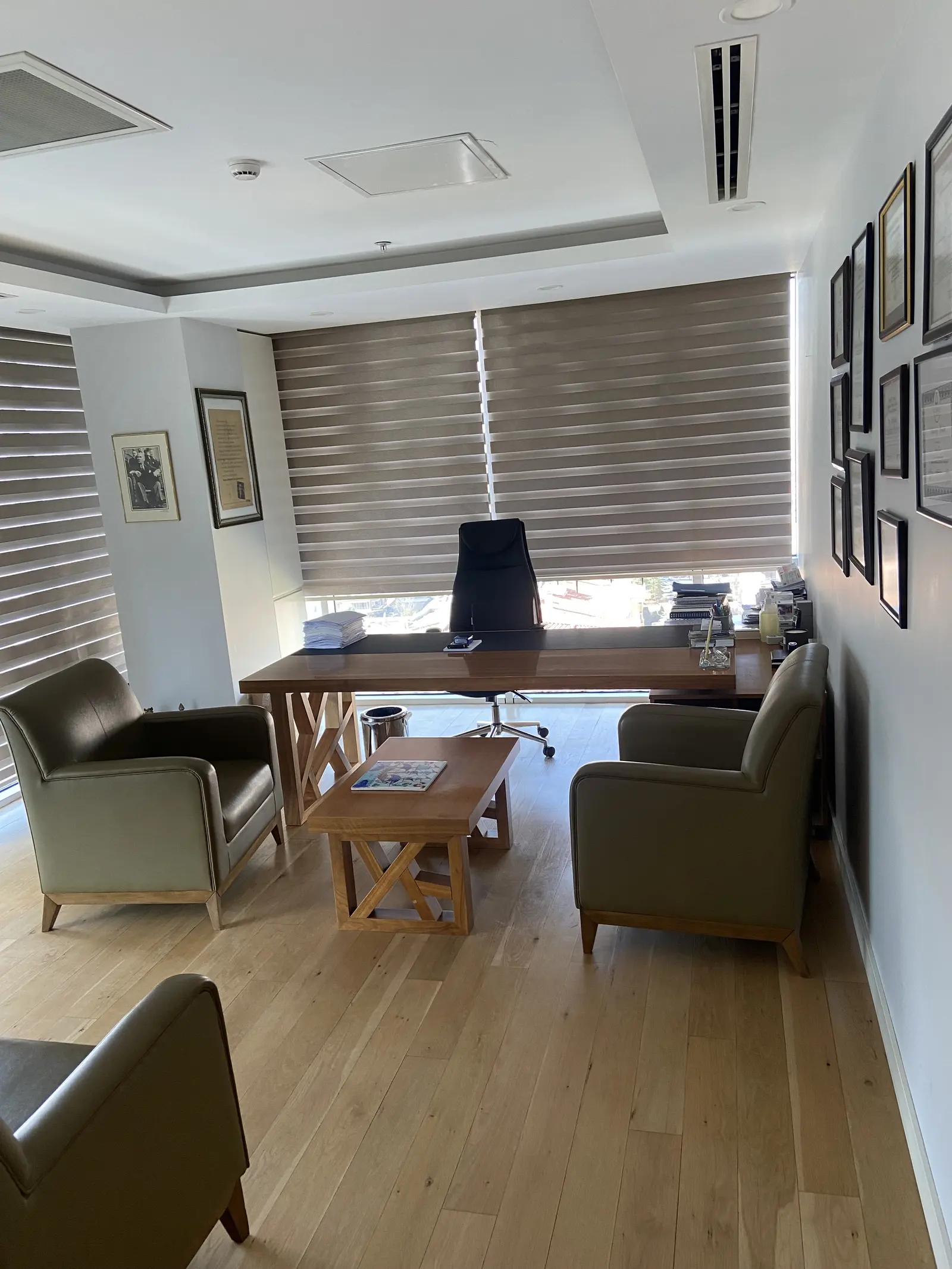 Clinic-provided photograph of Prof. Dr Lütfi Tunç