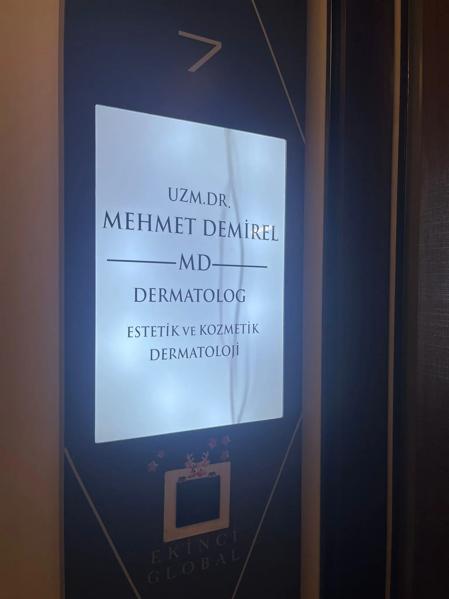 Von der Klinik bereitgestelltes Foto von Dr. Mehmet Demirel
