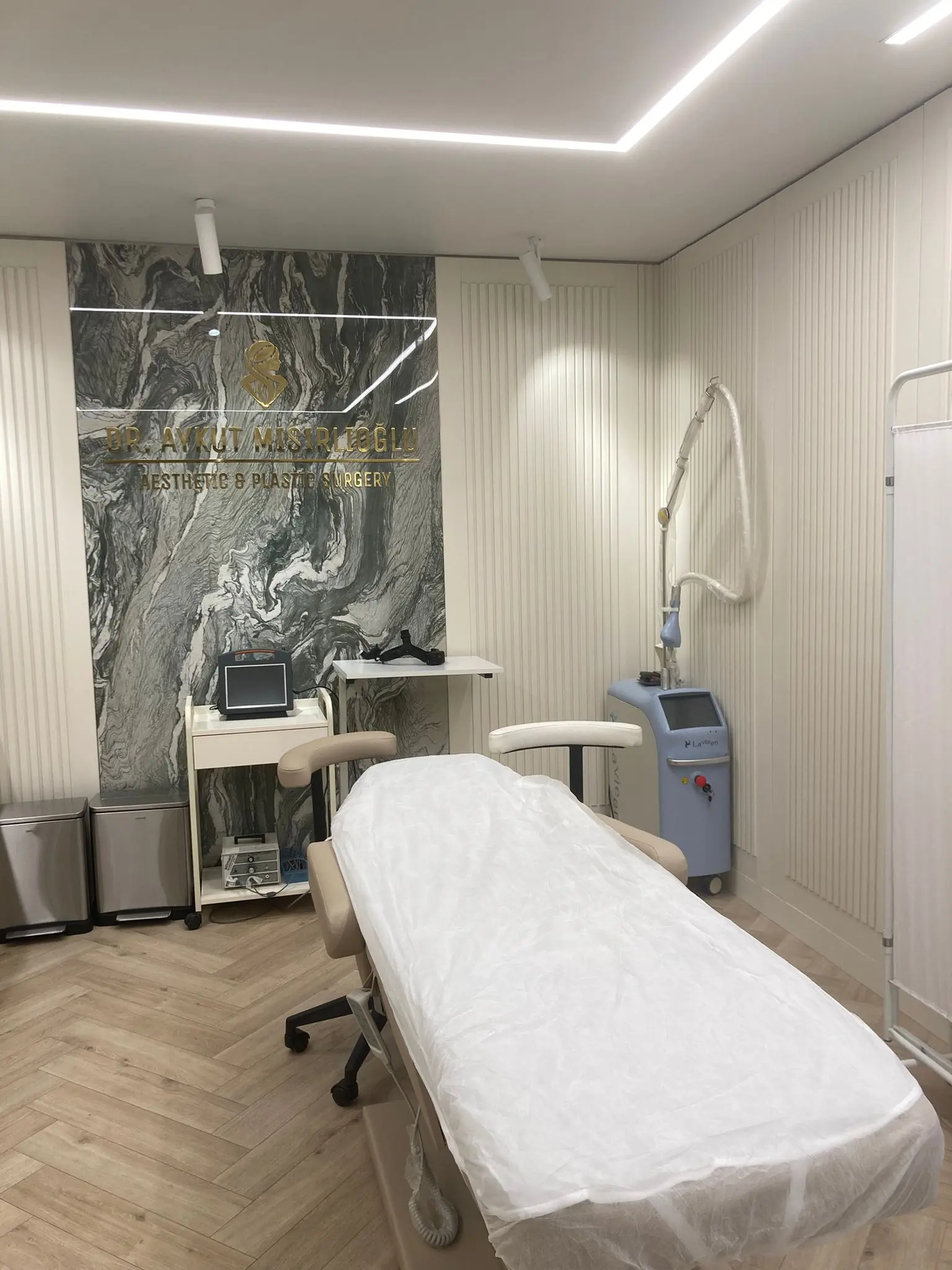 Clinic-provided photograph of Dr Aykut Mısırlıoğlu