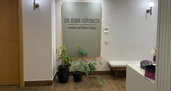 Von der Klinik bereitgestelltes Foto von Dr. Emre Güvercin