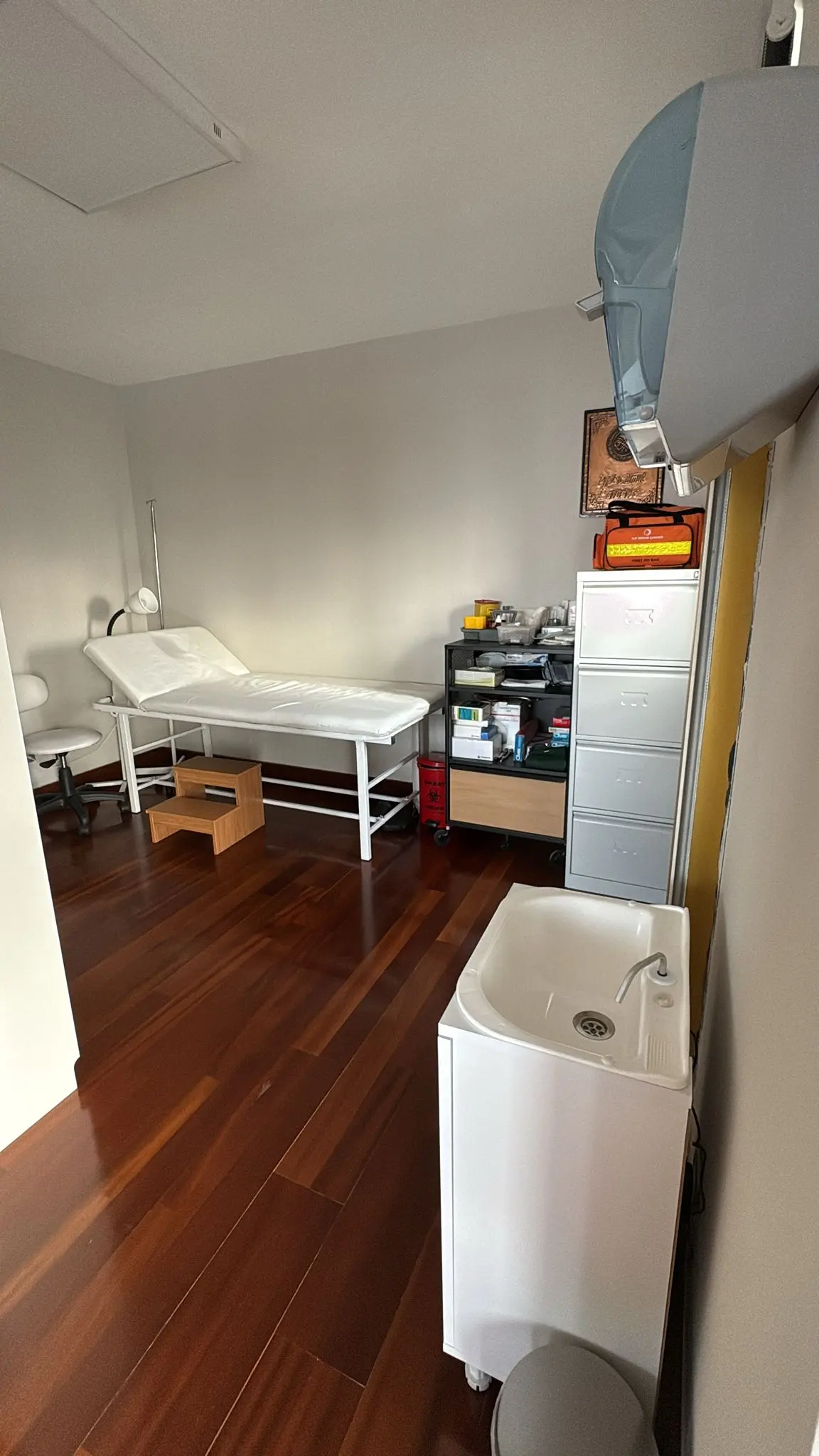 Clinic-provided photograph of Prof. Dr Nurettin Umut Barbaros