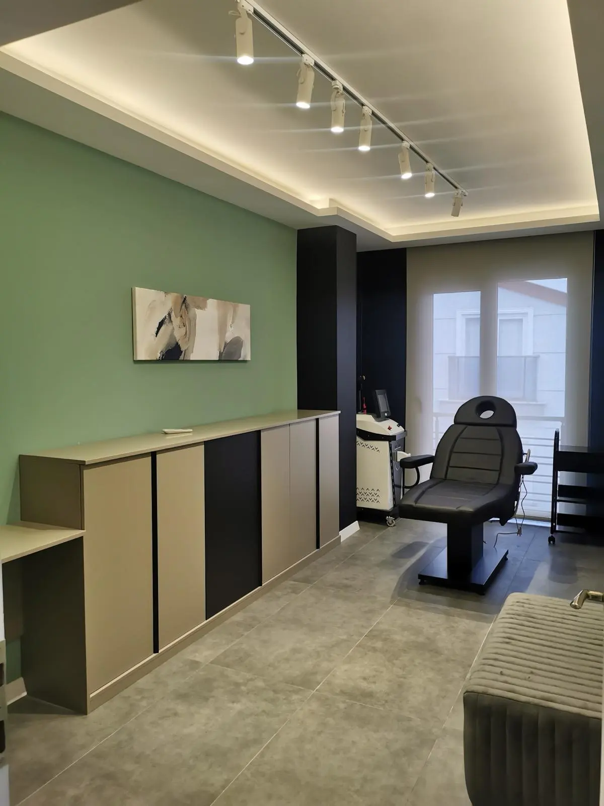 Clinic-provided photograph of Dr Dudu Dilek Yavuz