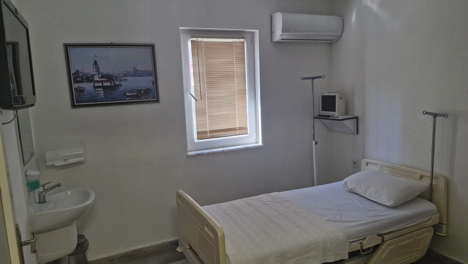 Clinic-provided photograph of Atlas Clinic