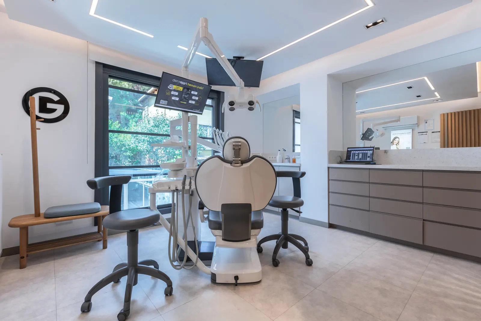 Clinic-provided photograph of Koşuyolu DG Dentgroup Dental Clinic