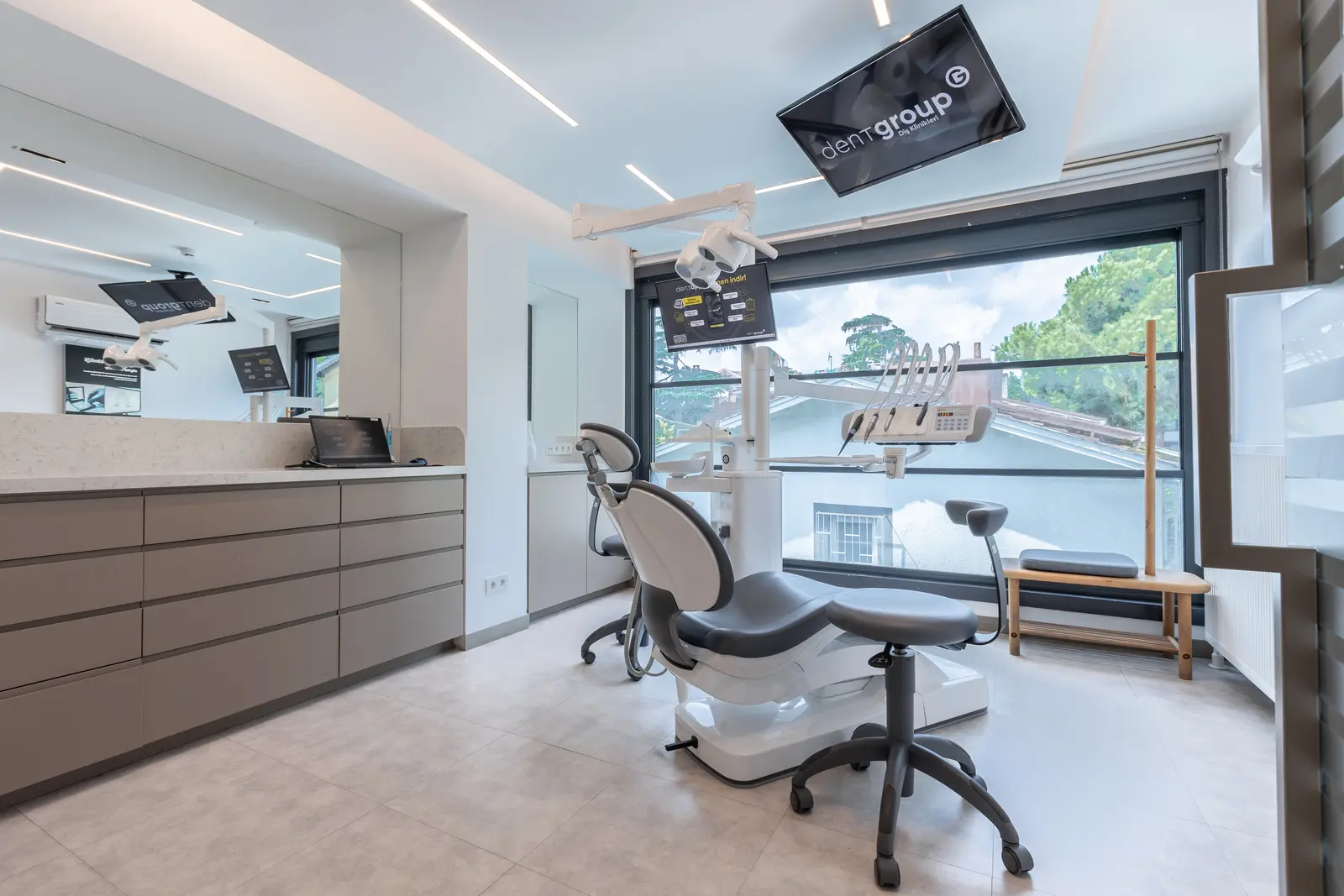 Clinic-provided photograph of Koşuyolu DG Dentgroup Dental Clinic