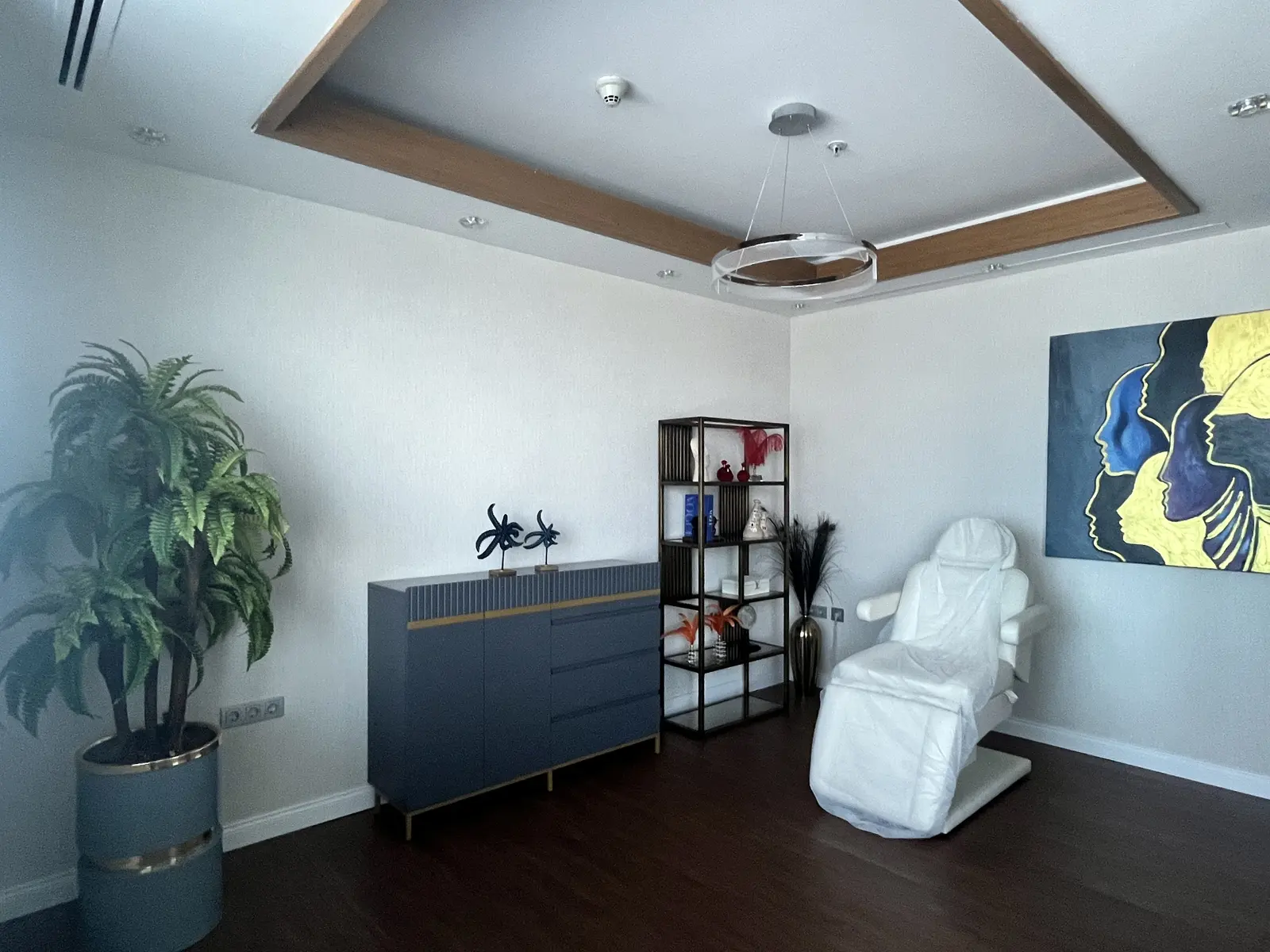 Clinic-provided photograph of Dr Samet Ağcayazı