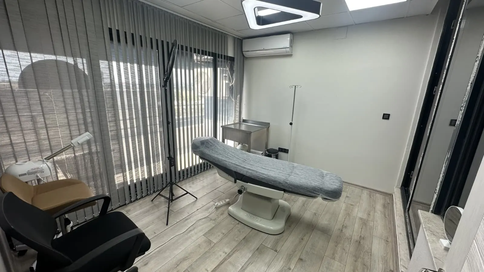 Clinic-provided photograph of Dr Gülcan Aydın (Kaya)