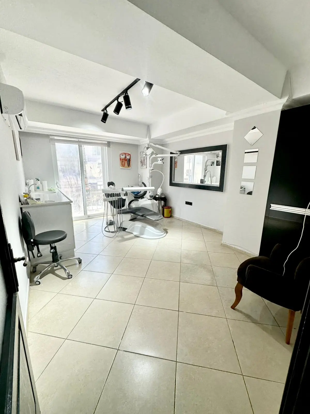 Clinic-provided photograph of Dr İlayda Kurban Gürsel