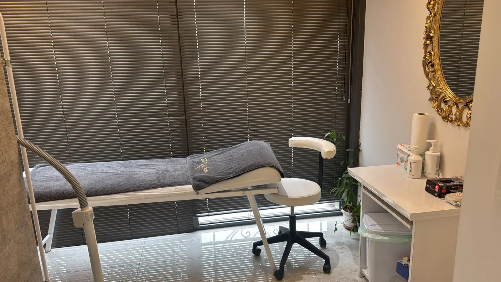 Clinic-provided photograph of Dr Yeliz Kalkan