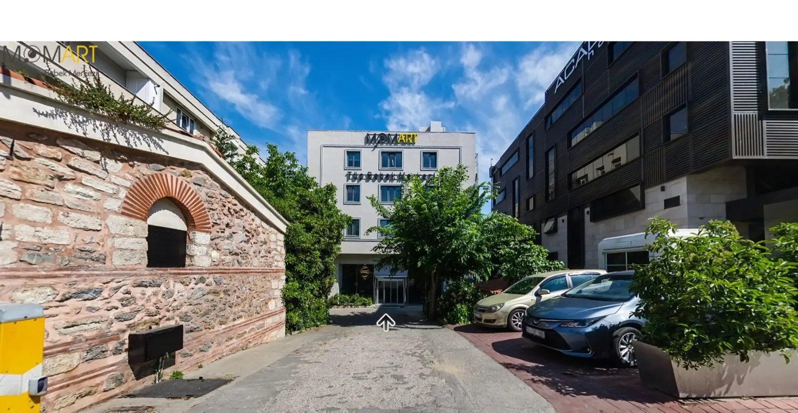 Clinic-provided photograph of Momart IVF Centre
