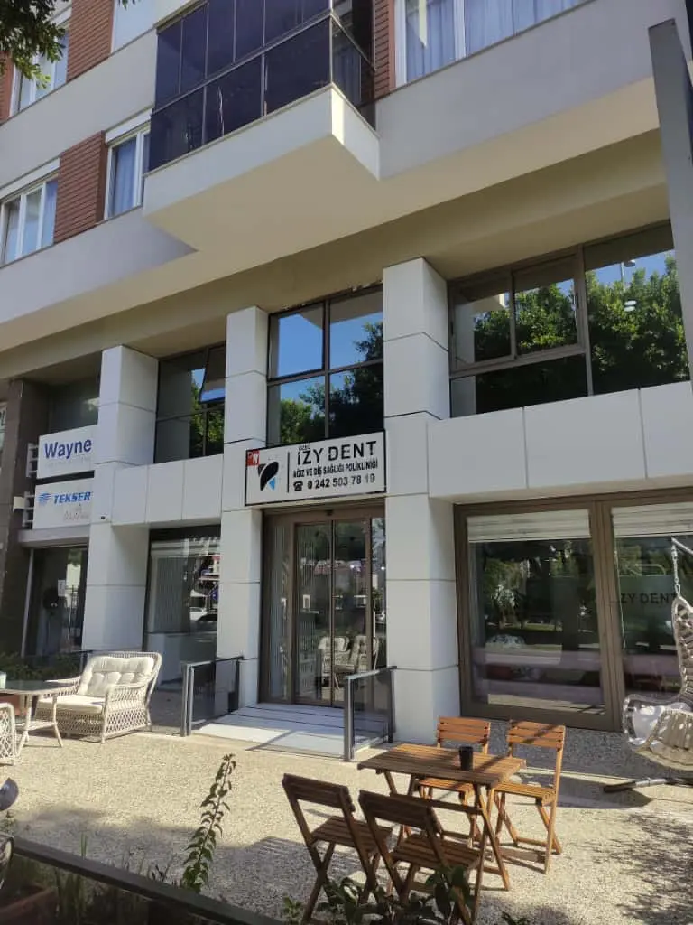 Clinic-provided photograph of İzy Dent