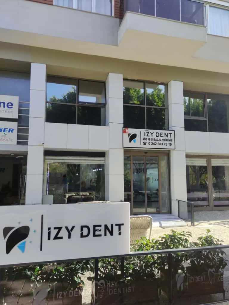Clinic-provided photograph of İzy Dent