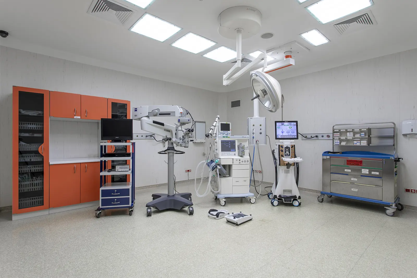 Clinic-provided photograph of Dünya Antalya Eye Hospital