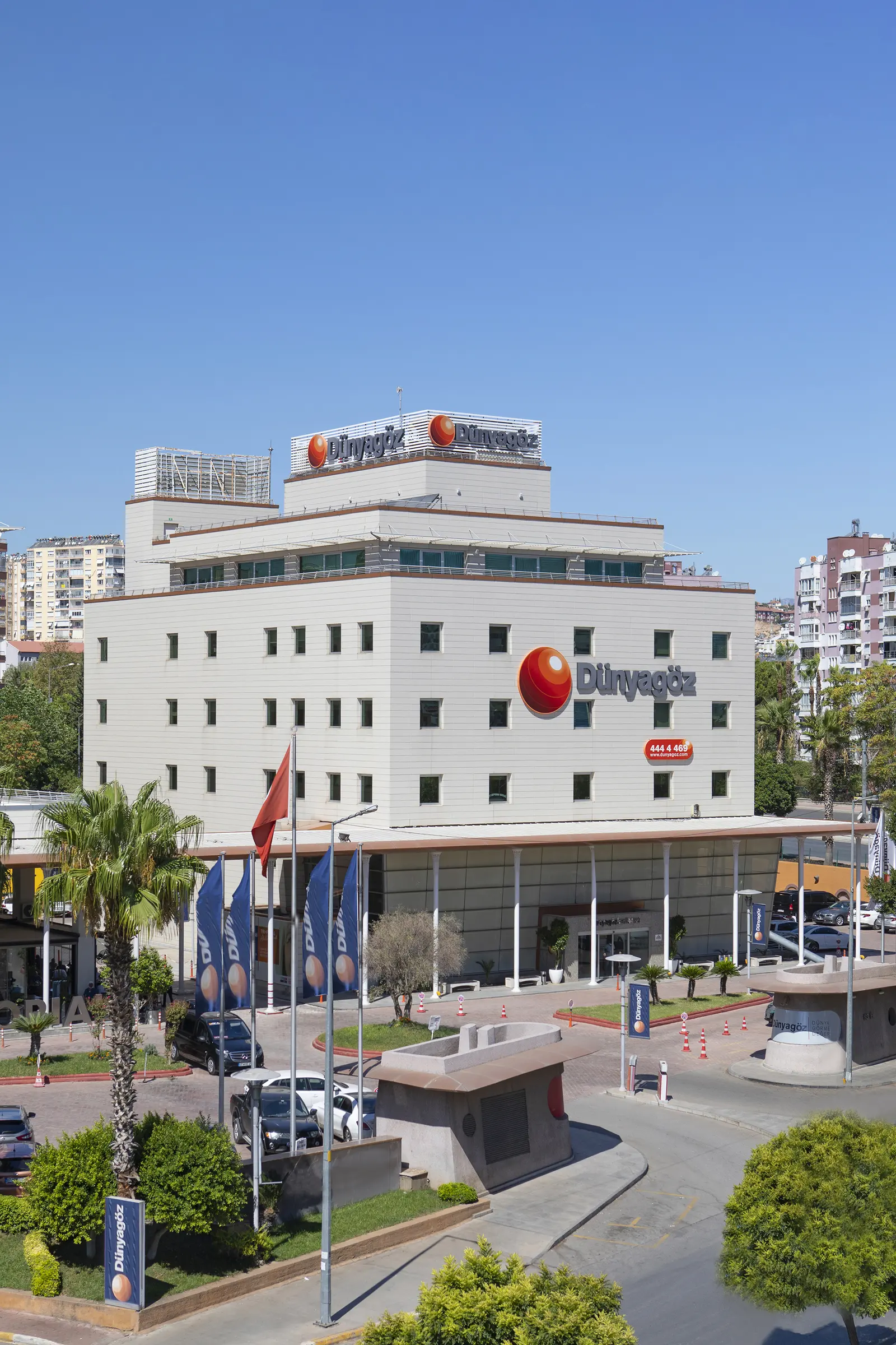 Clinic-provided photograph of Dünya Antalya Eye Hospital