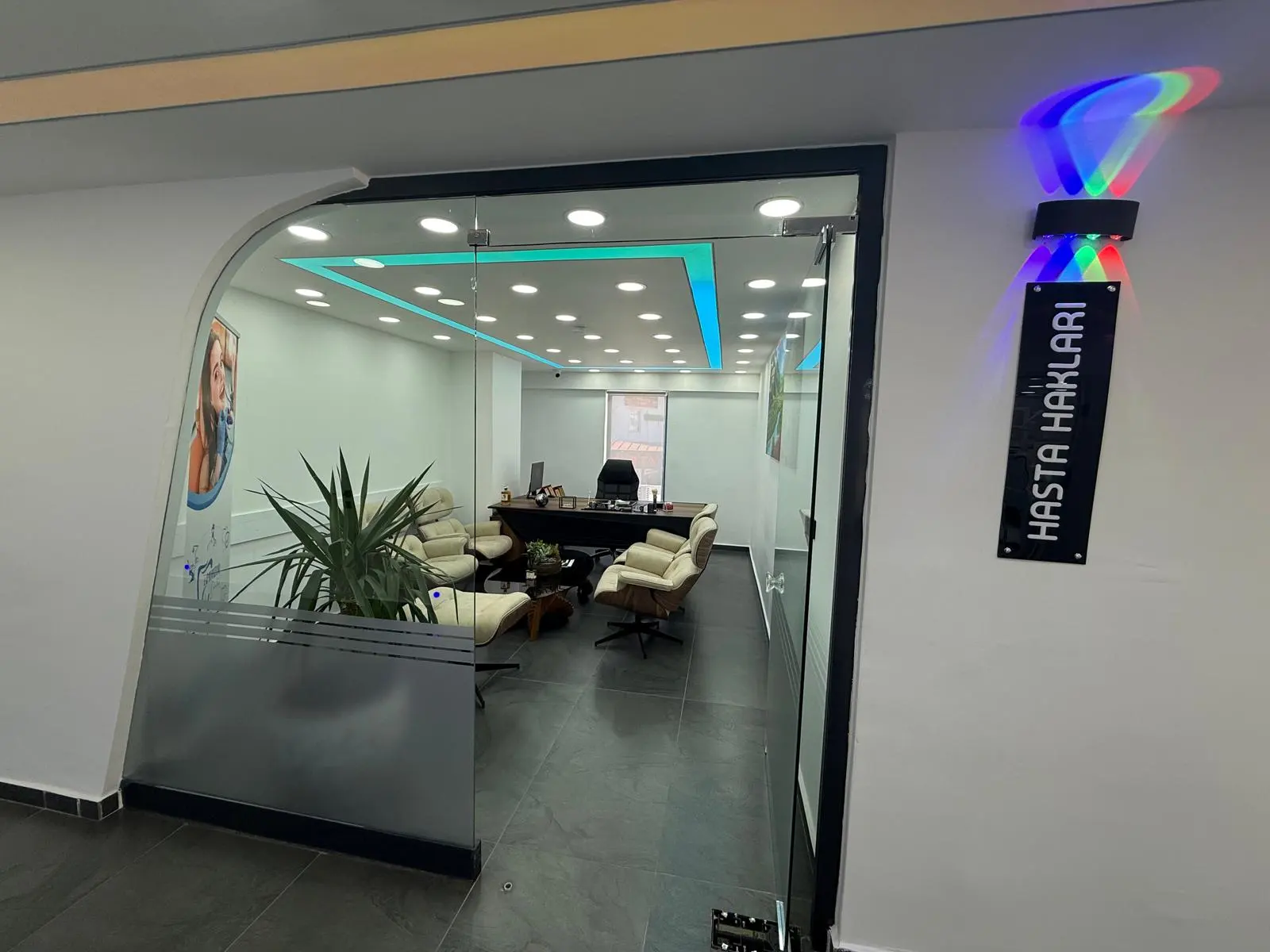 Clinic-provided photograph of Es Munzur Dental